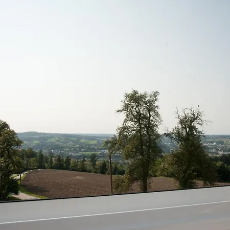 Aiglberger Hofapartments شقة *